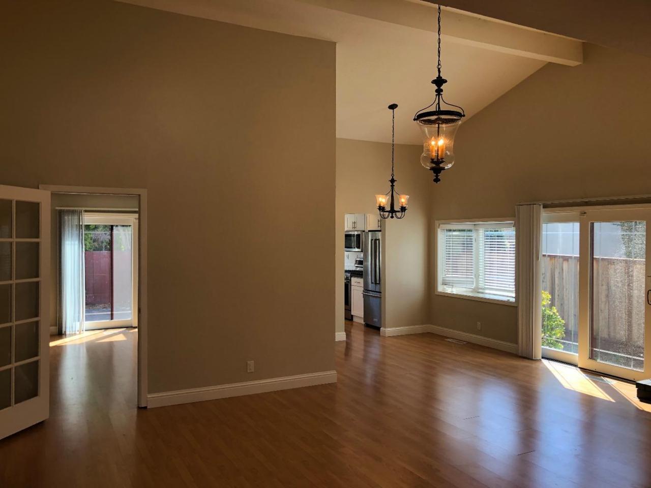 585 Anchor Cir - Photo 1