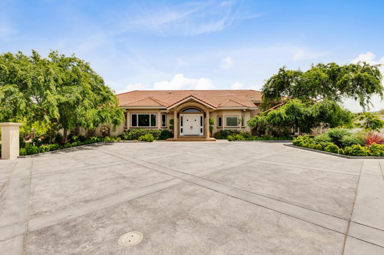 21568 Tyr Ln - Photo 1