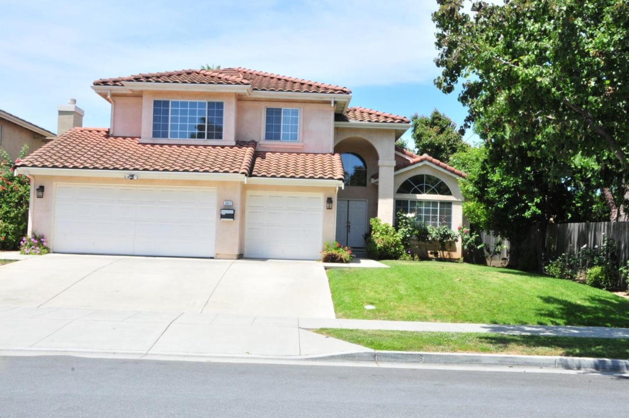 1617 Goldfinch Way - Photo 1