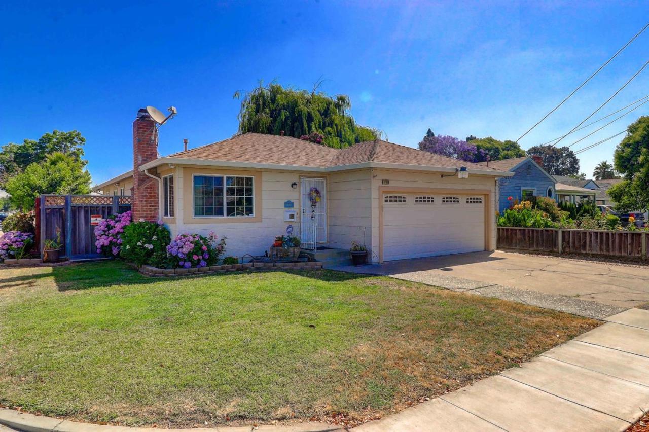 37118 Birch St - Photo 1