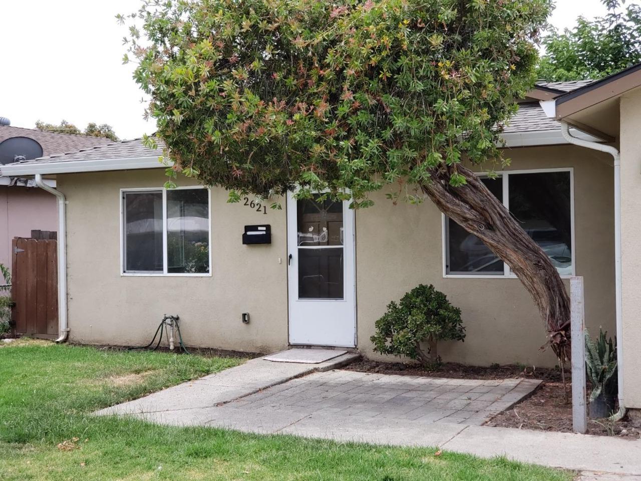 2621 Sibelius Ave - Photo 1