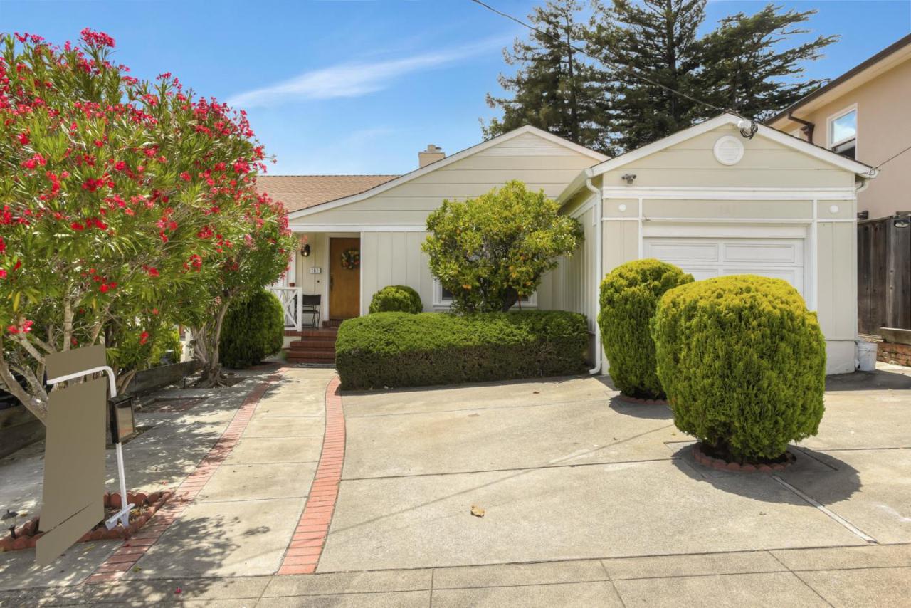 161 Laurel Ave - Photo 1