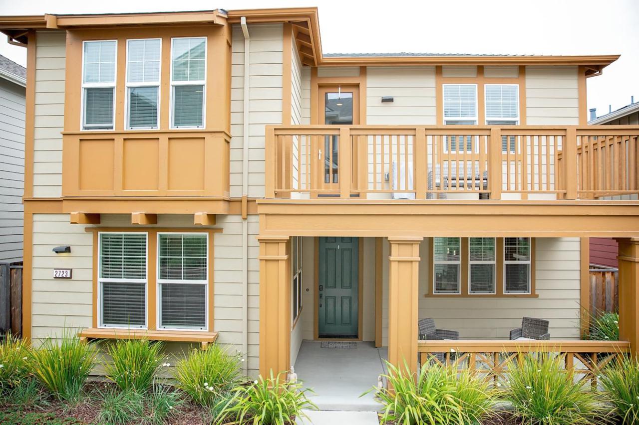2723 Bungalow Dr - Photo 1