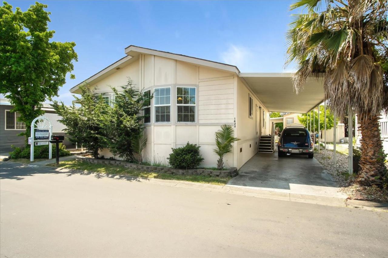 1420 Alcazar 299 - Photo 1