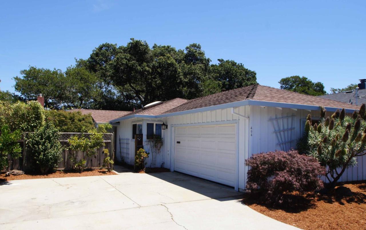 404 Harbor Dr - Photo 1