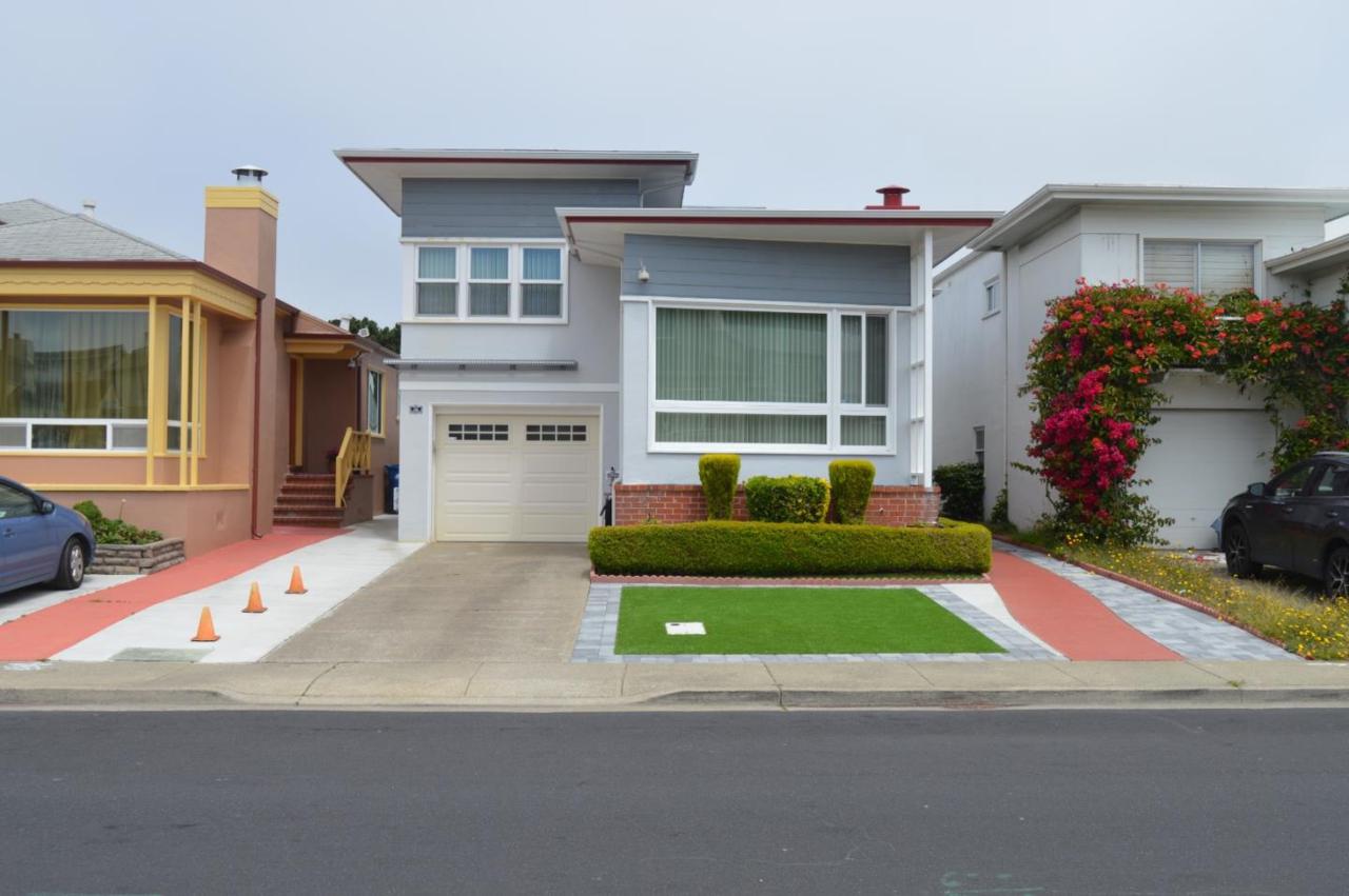 56 Castlemont Ave - Photo 1