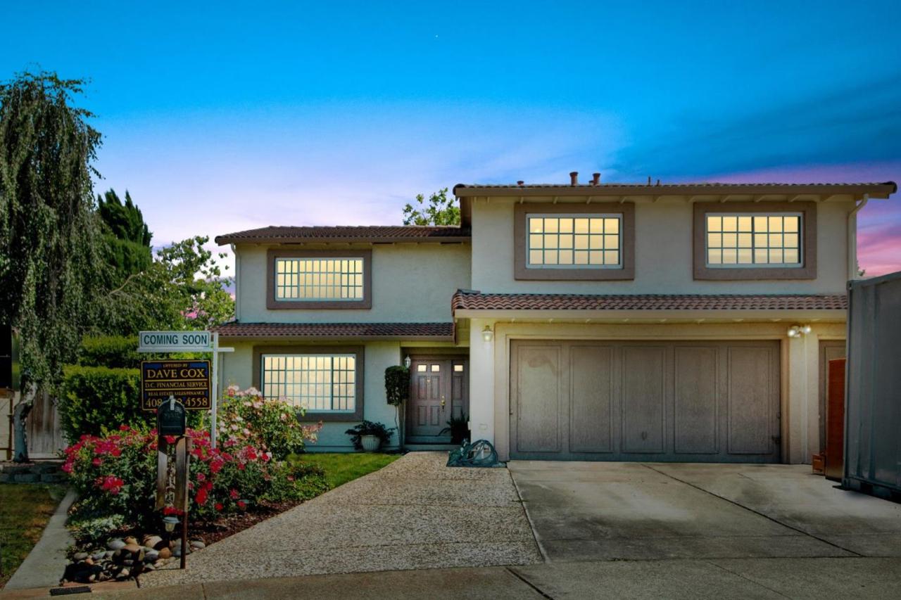 6 Stratford Pl - Photo 1