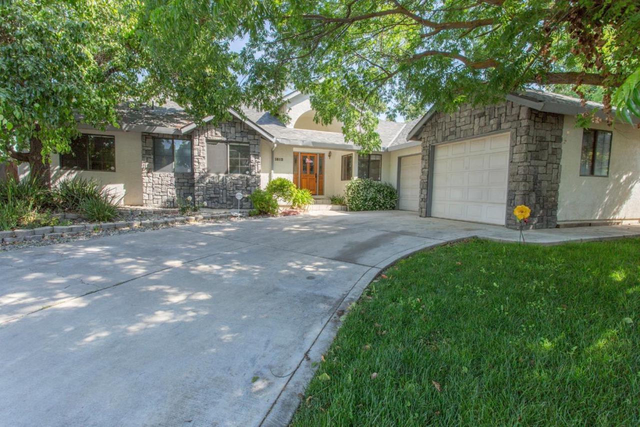 1812 Canyon Ct - Photo 1