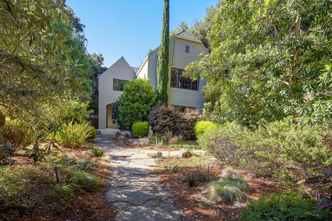 275 Southwood Dr - Photo 1