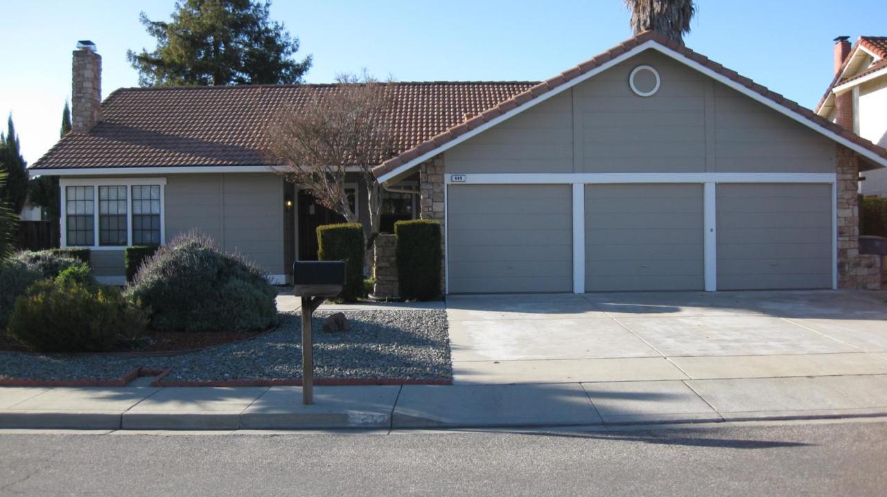 649 Aberdeen Ct - Photo 1