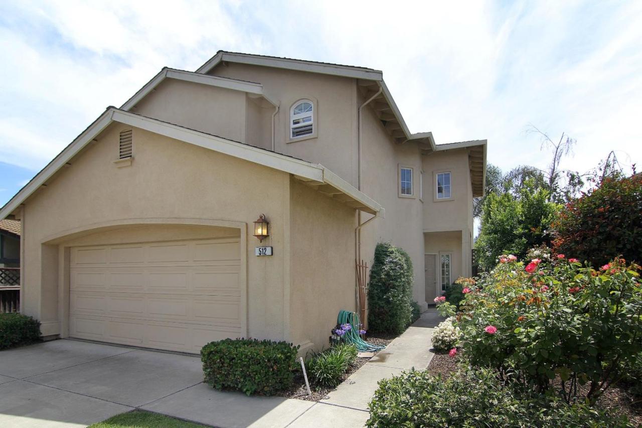 512 Hoover Ct - Photo 1