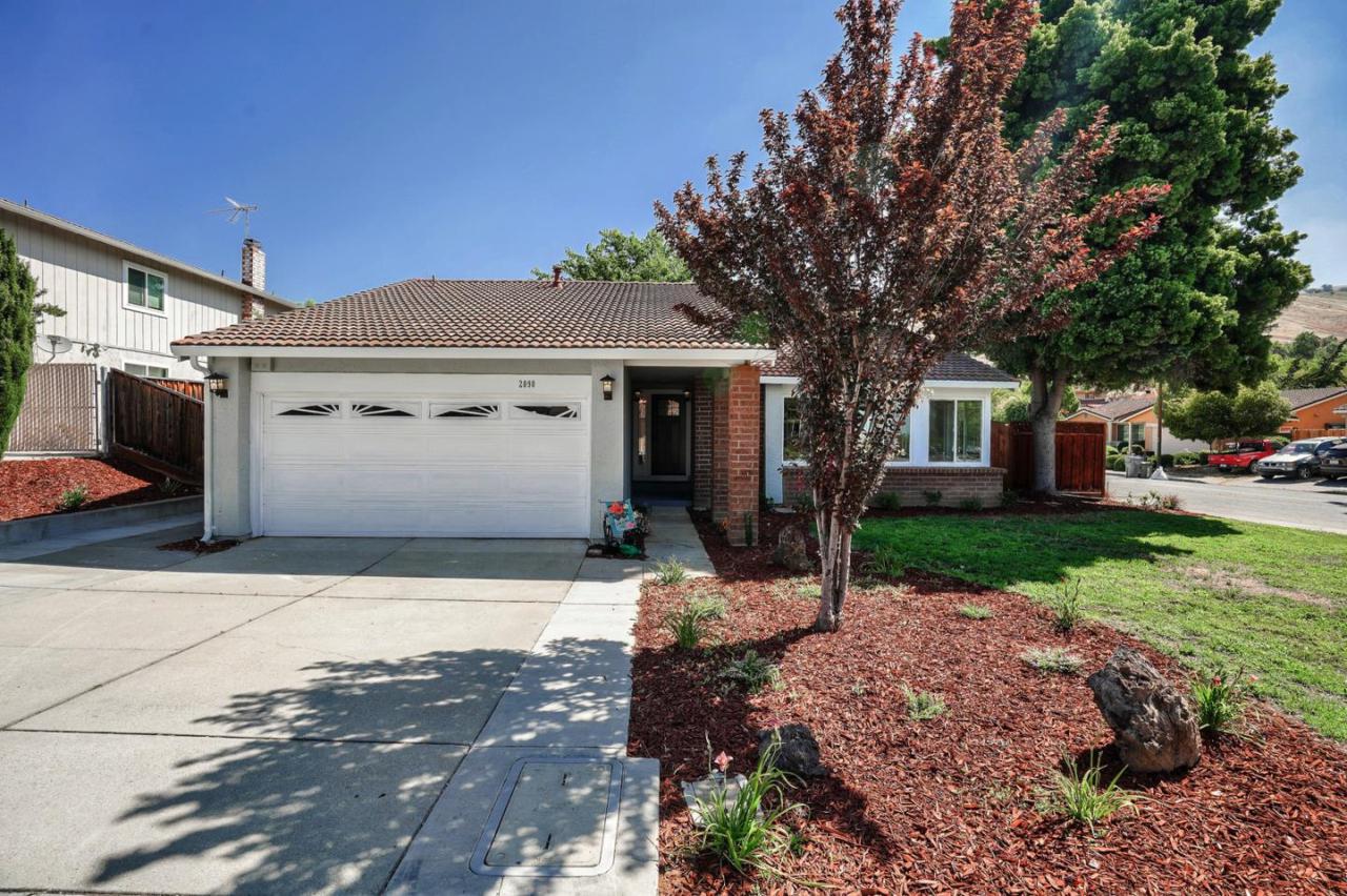 2090 Pleasant Crest Ct - Photo 1