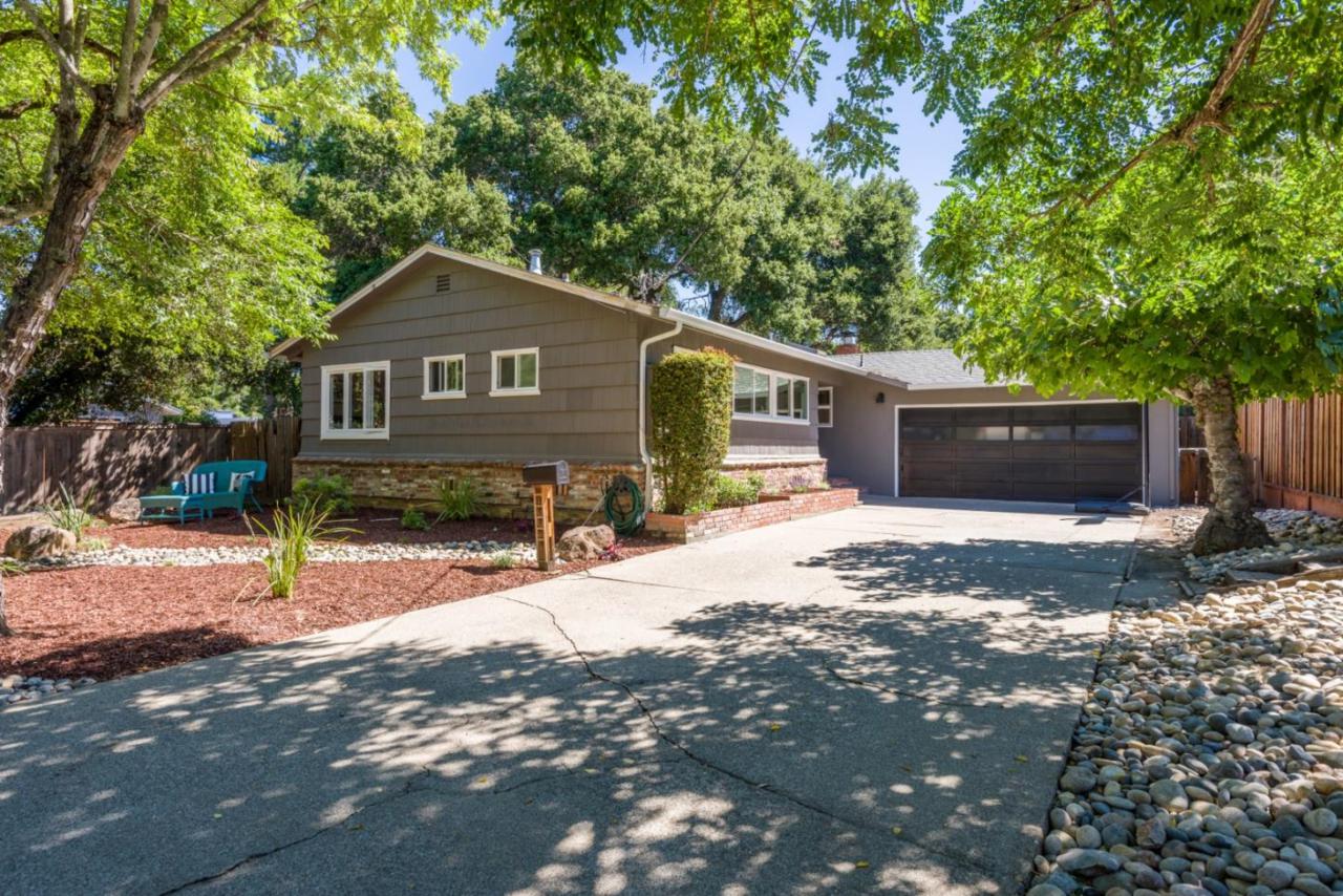 1007 Maywood Dr - Photo 1