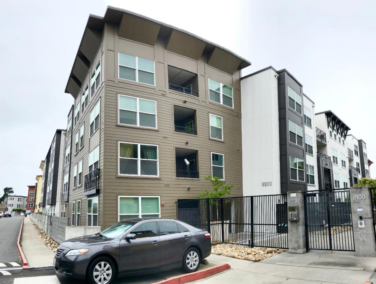 8200 Oceanview Ter 121 - Photo 1
