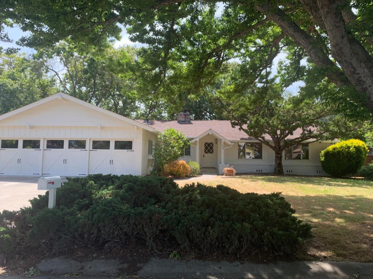 1524 Wessex Ave - Photo 1