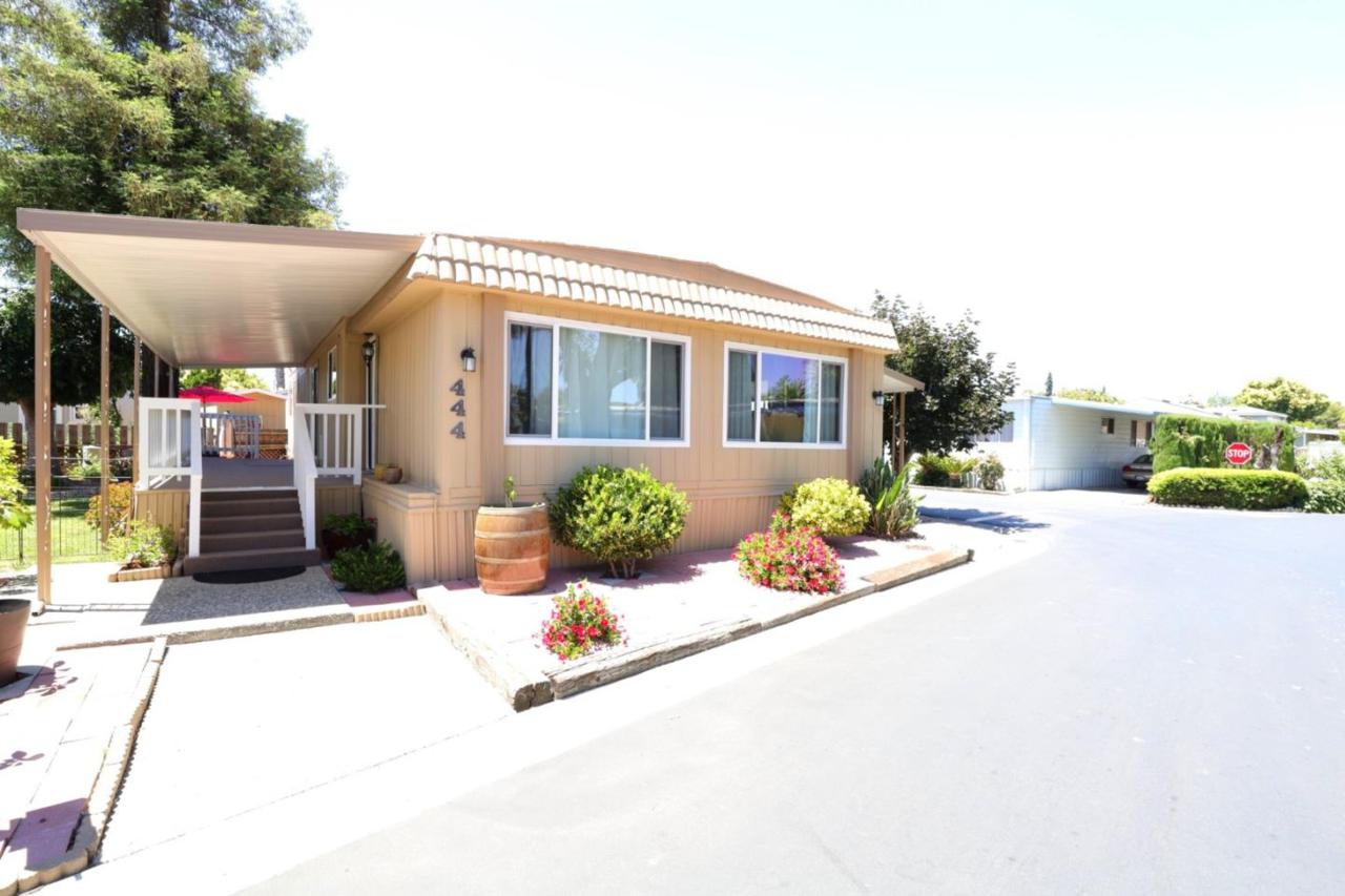 2151 Oakland Rd 444 - Photo 1