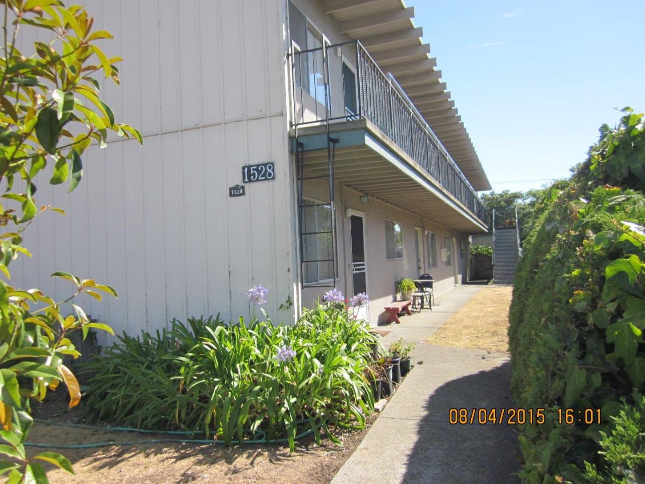 1528 Claremont St B - Photo 1