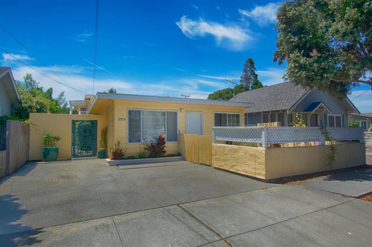 371 7th Ave - Photo 1