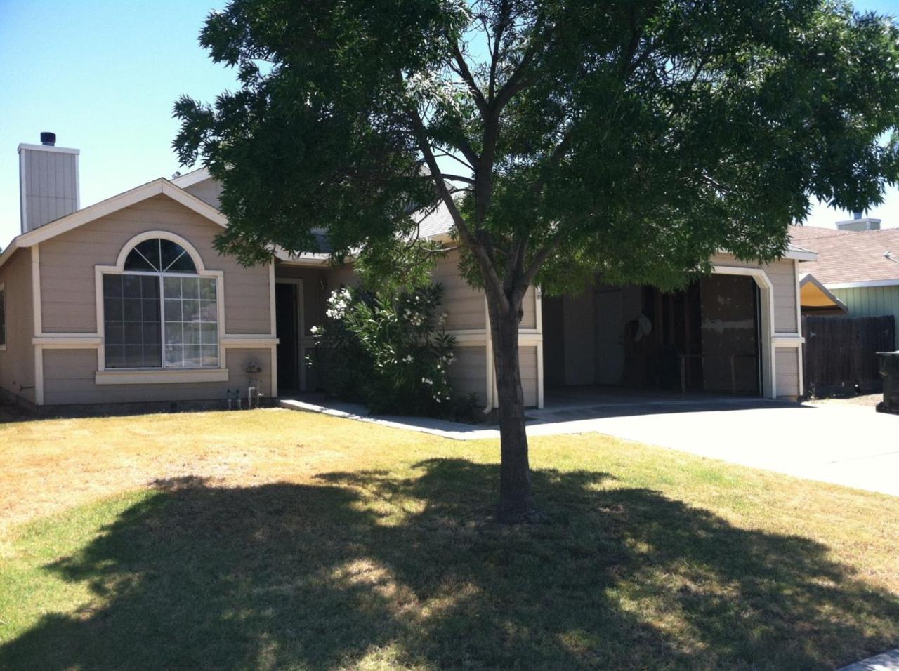 2261 Huntington Dr - Photo 1