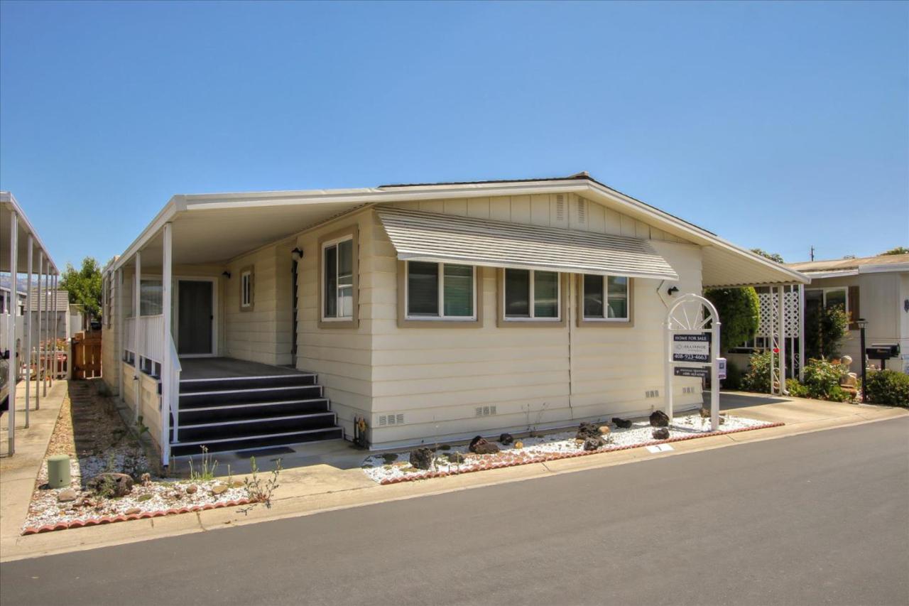 275 Burnett Ave 7 - Photo 1