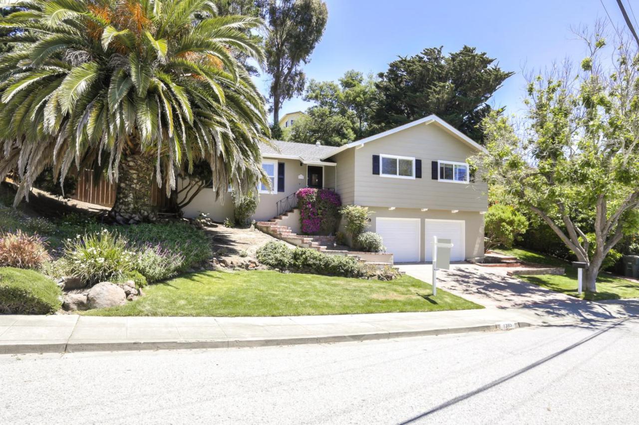 1395 Enchanted Way - Photo 1