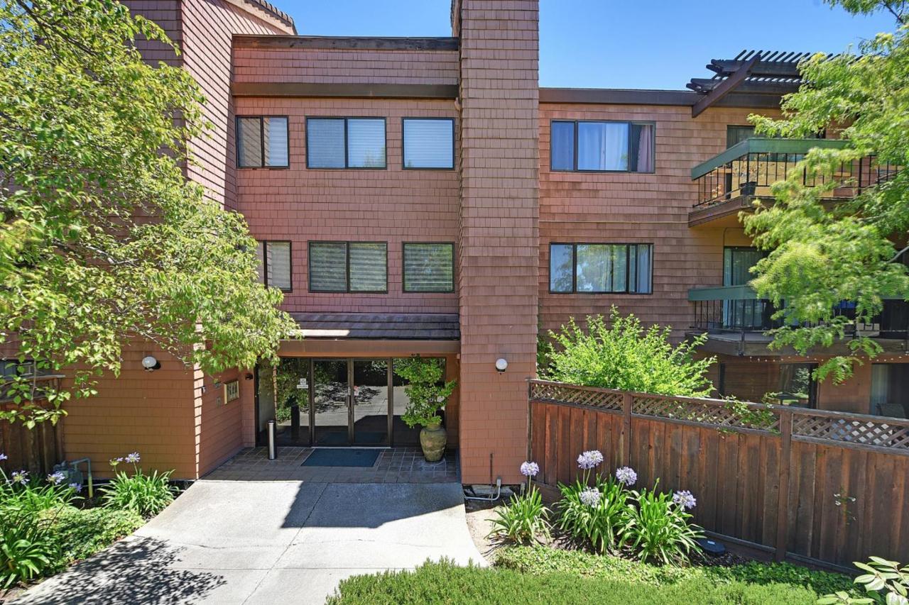 25700 University Ct 215 - Photo 1