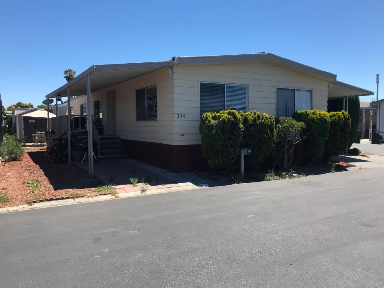 2151 Oakland 370 - Photo 1