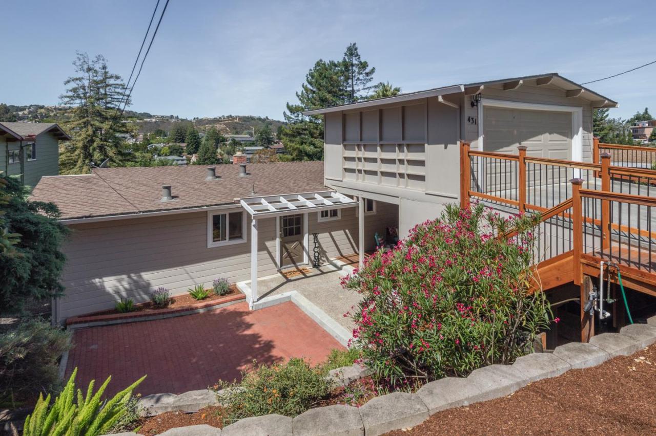 431 Wellington Dr - Photo 1
