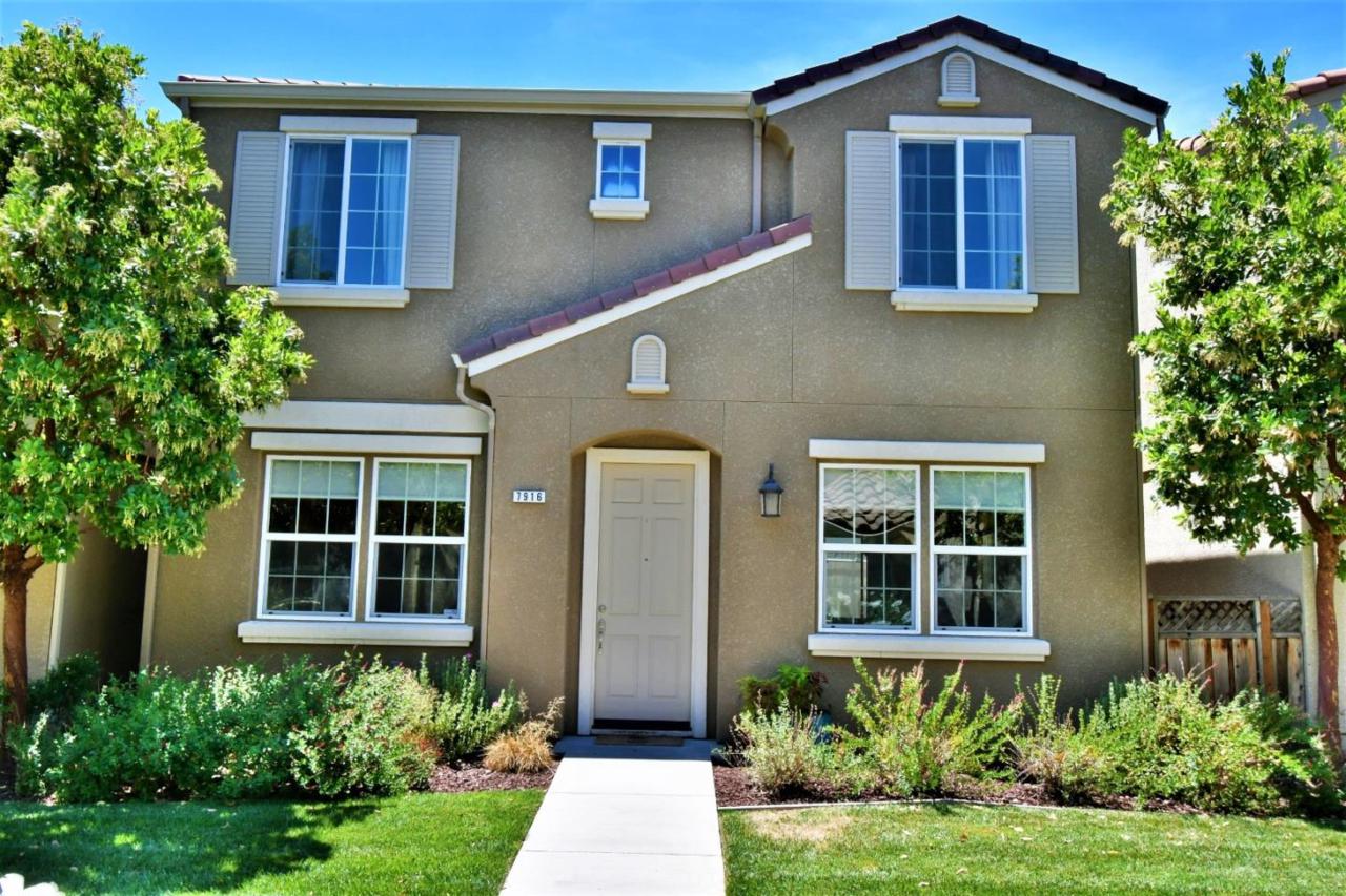 7916 Spanish Oak Cir - Photo 1