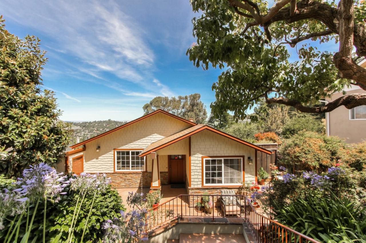 6 Arch Ln - Photo 1