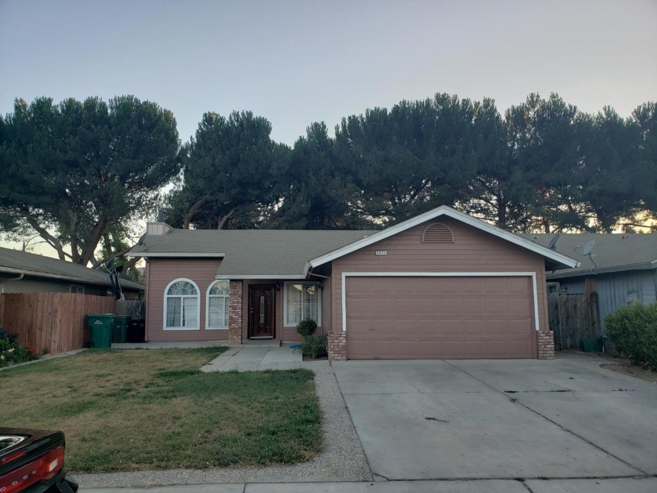 1271 Bluff Ave - Photo 1