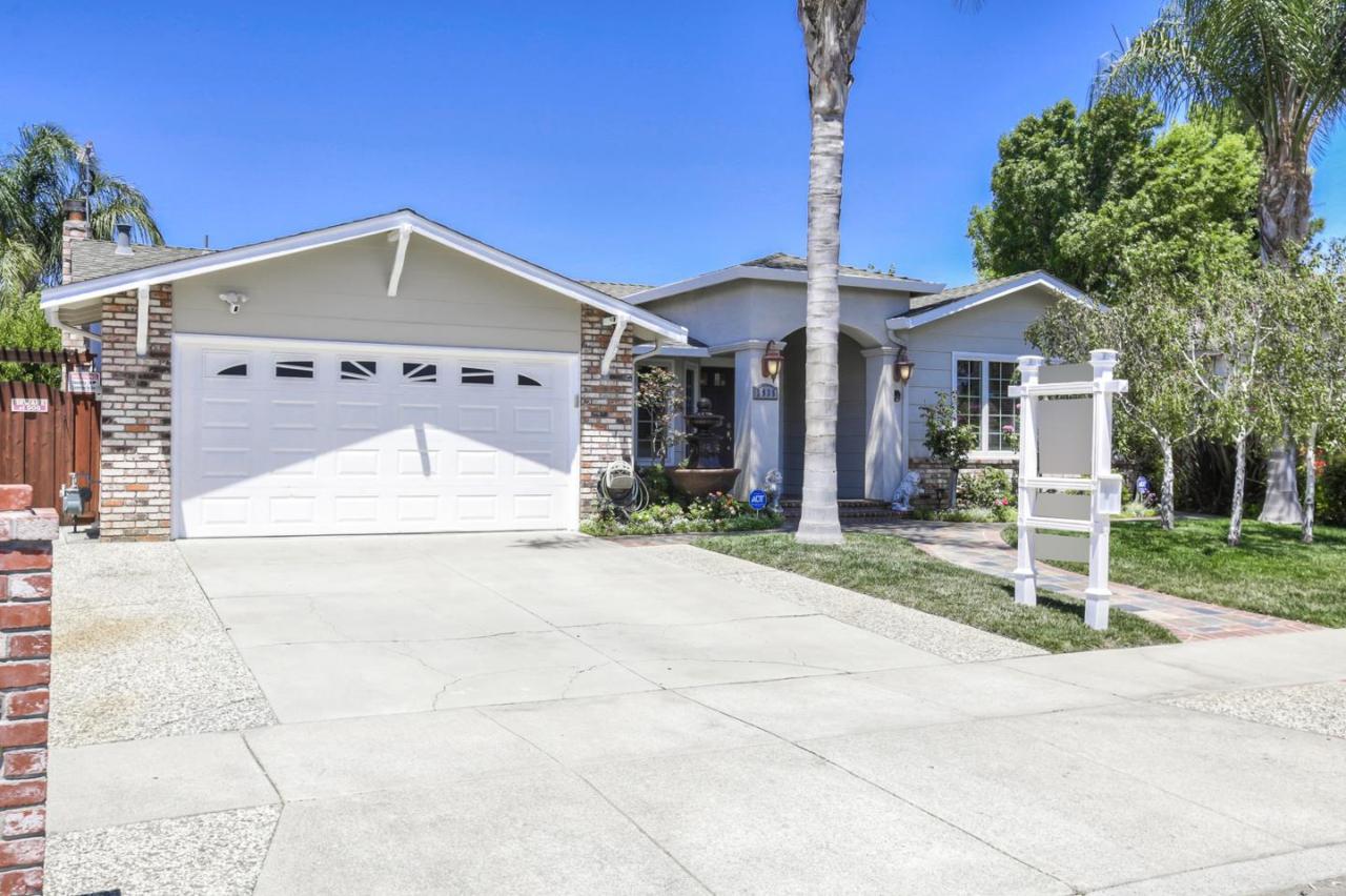 2935 Stutz Way - Photo 1