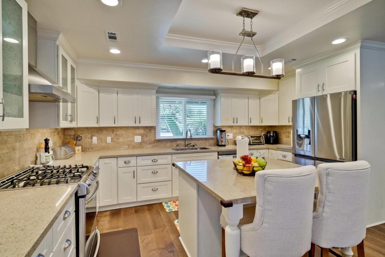 1431 Carmel Dr - Photo 1