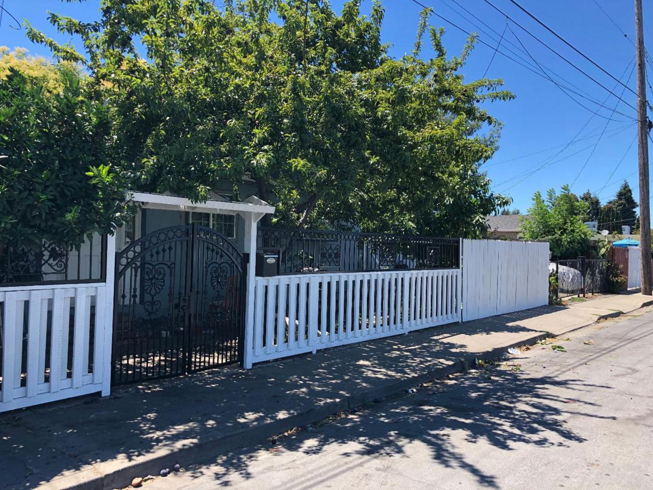 2796 Westmoreland Ave - Photo 1