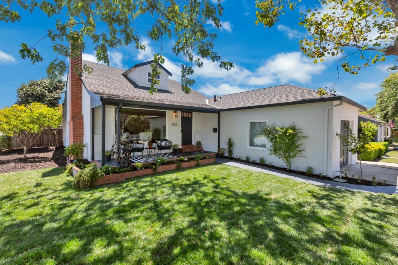 1536 Trollman Ave - Photo 1