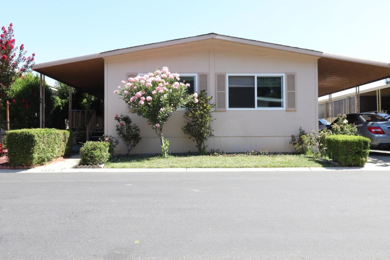 3138 Oakbridge Dr 3138 - Photo 1