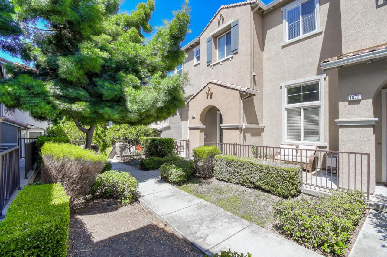 1877 Silva Pl - Photo 1