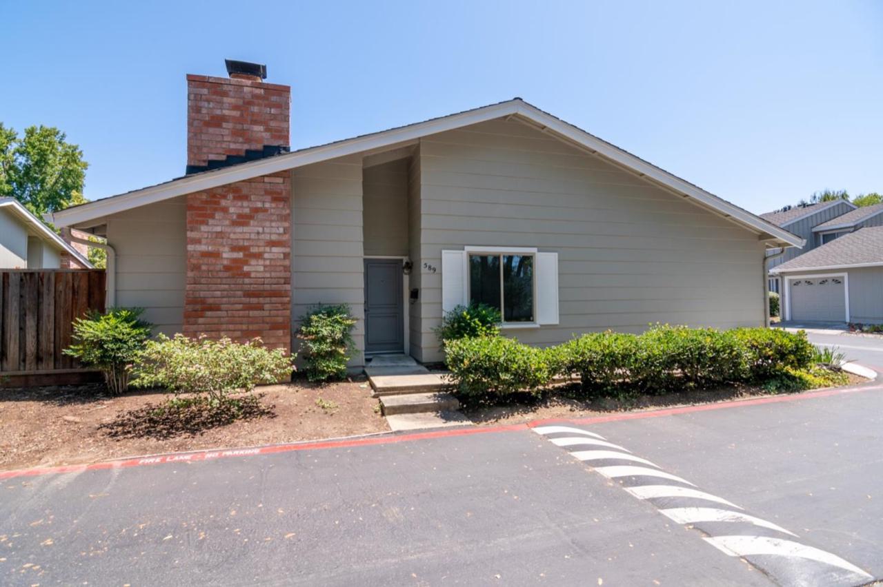 589 Latimer Cir - Photo 1