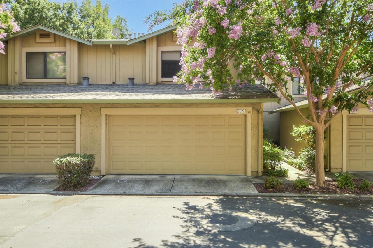 5027 Broken Arrow Dr - Photo 1