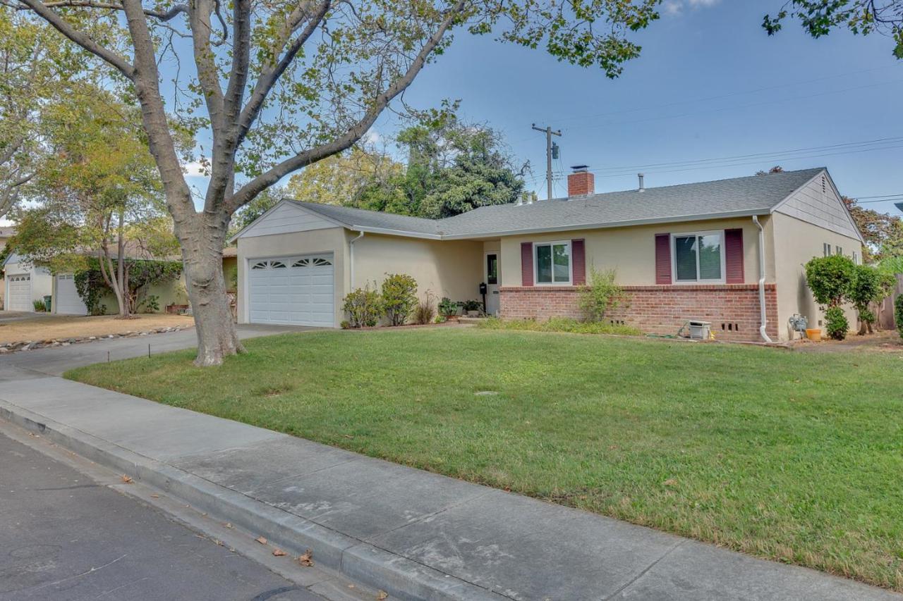 2205 Menzel Pl - Photo 1