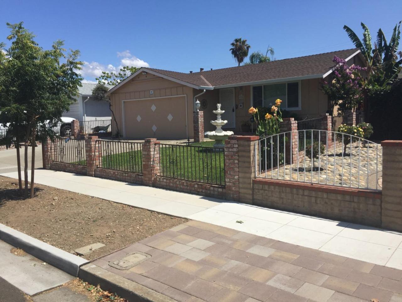 3226 Golf Dr - Photo 1