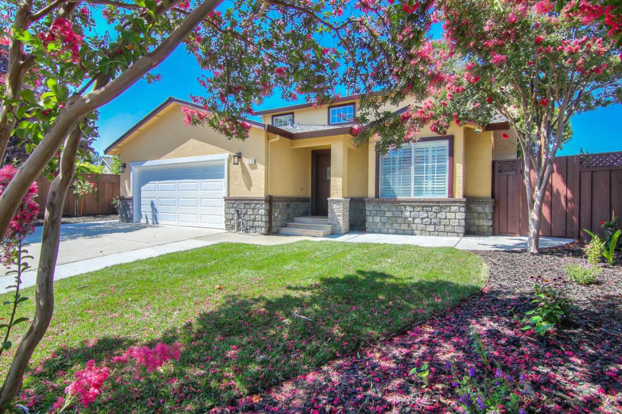 1739 Branham Ln - Photo 1