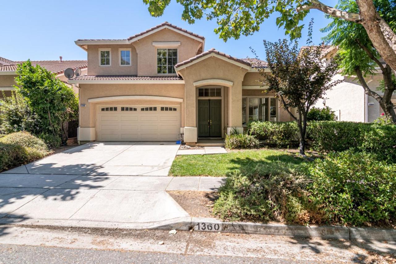 1360 Legend Ln - Photo 1