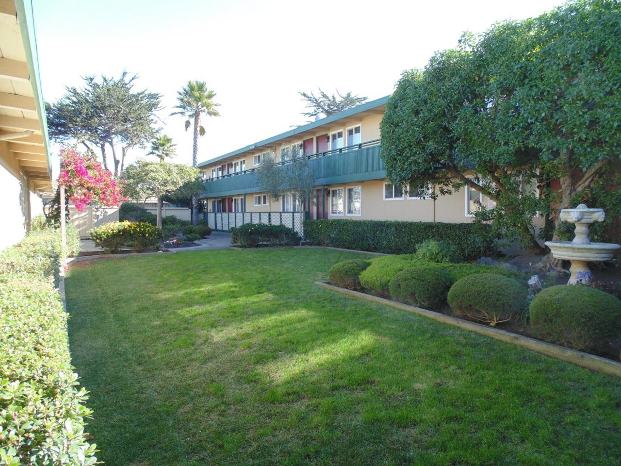 1136 Phoenix Ave - Photo 1