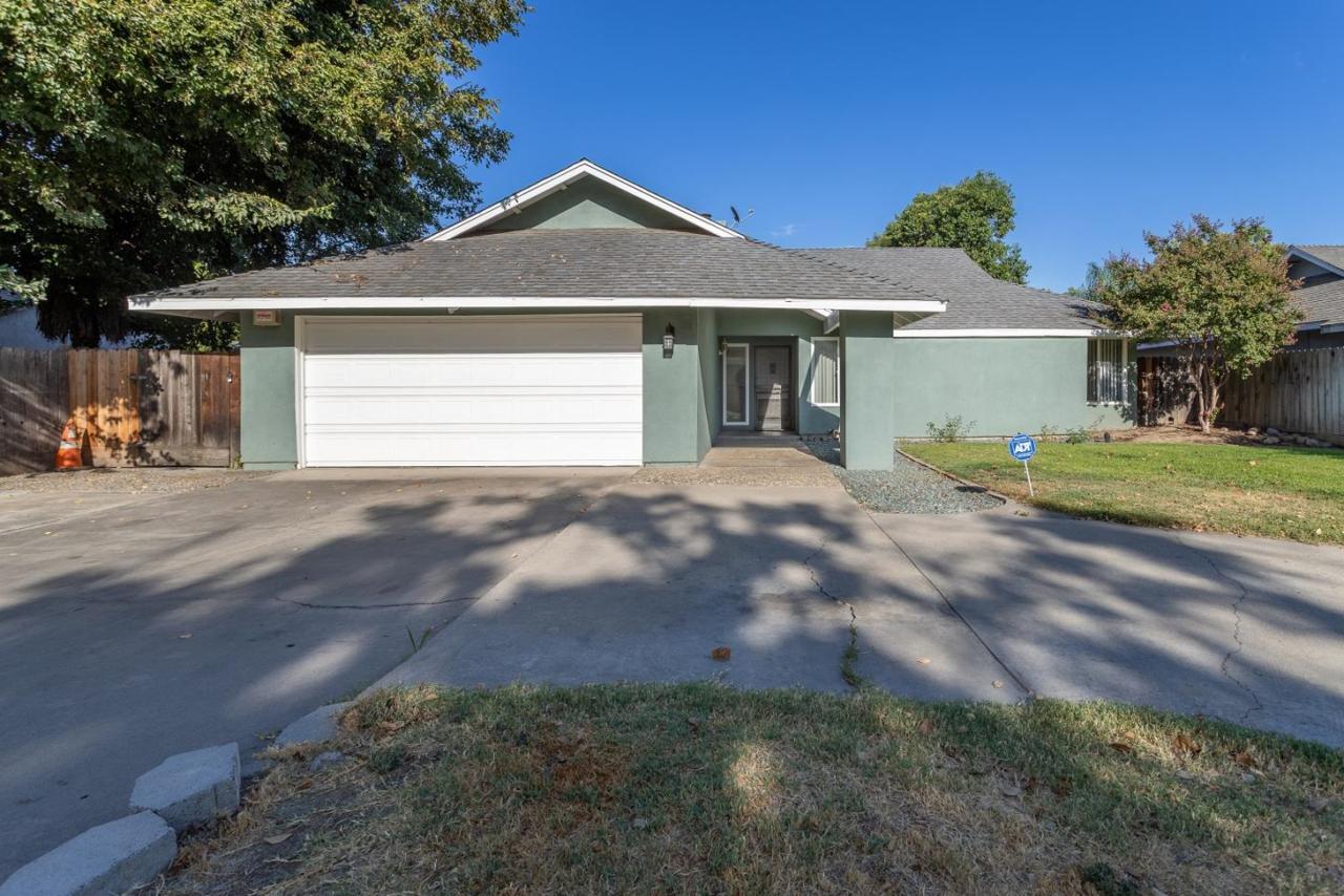 2820 Malaga Way - Photo 1