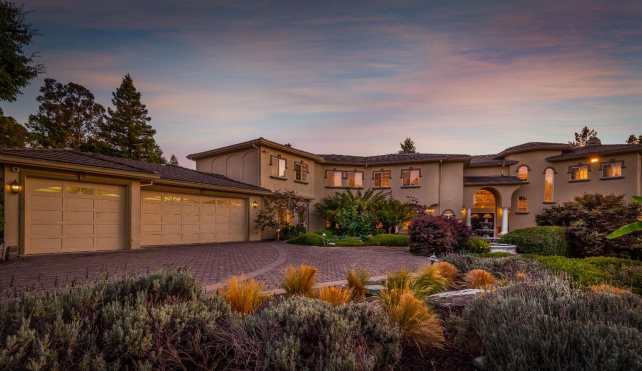 8 Colton Ct - Photo 1