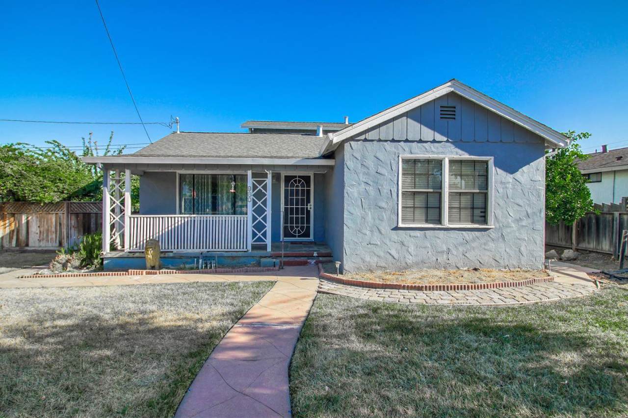 980 Hillcrest Rd - Photo 1