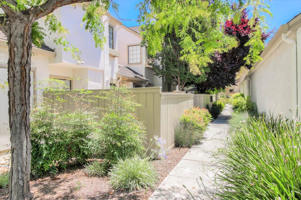 2064 Foxhall Loop - Photo 1