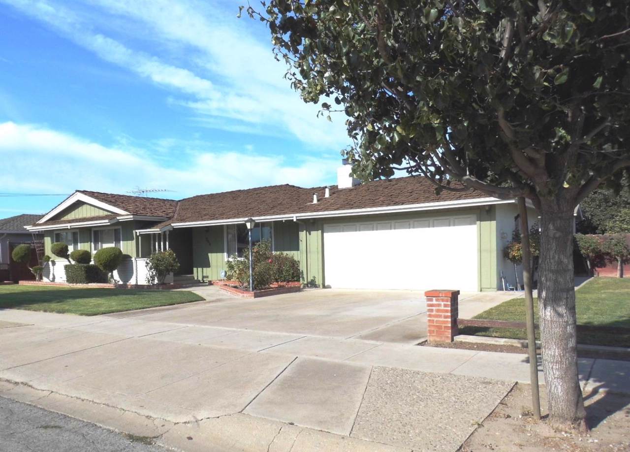 700 Elko St - Photo 1
