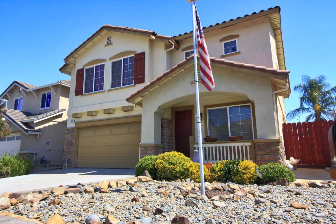 5225 Sungrove Way - Photo 1